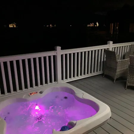 The Poplars Lodge With Hot Tub York Exterior foto