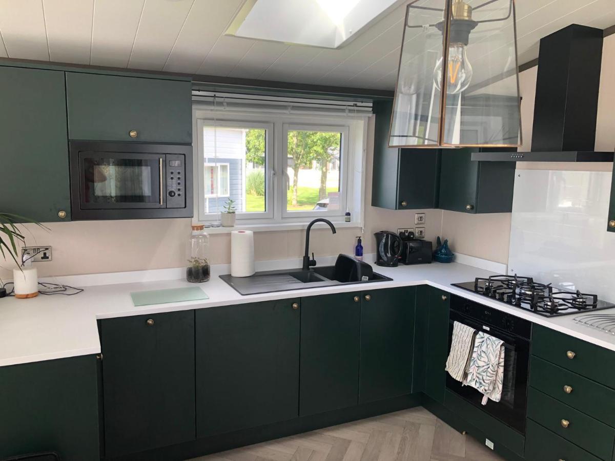 The Poplars With Hot Tub Holiday home