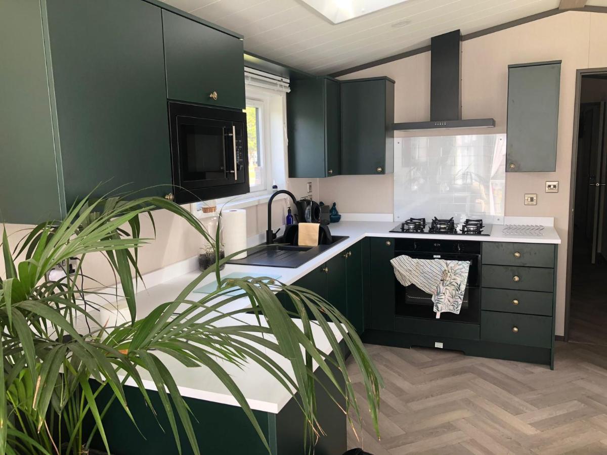 The Poplars With Hot Tub Holiday home *
